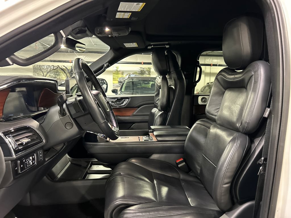 Certified 2023 Lincoln Navigator L Reserve AWD/4WD image 10