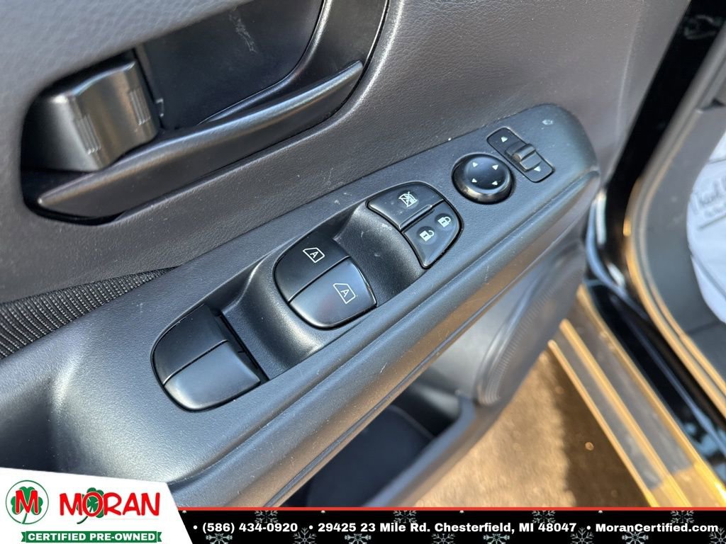 Used 2025 Nissan Kicks Play S image 11