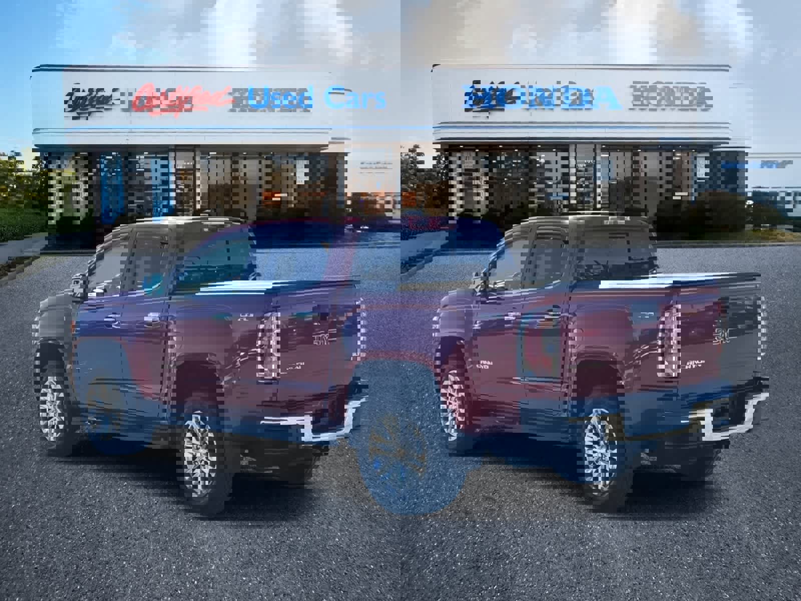 Used 2016 GMC Canyon SLT w/ Driver Alert Package image 3