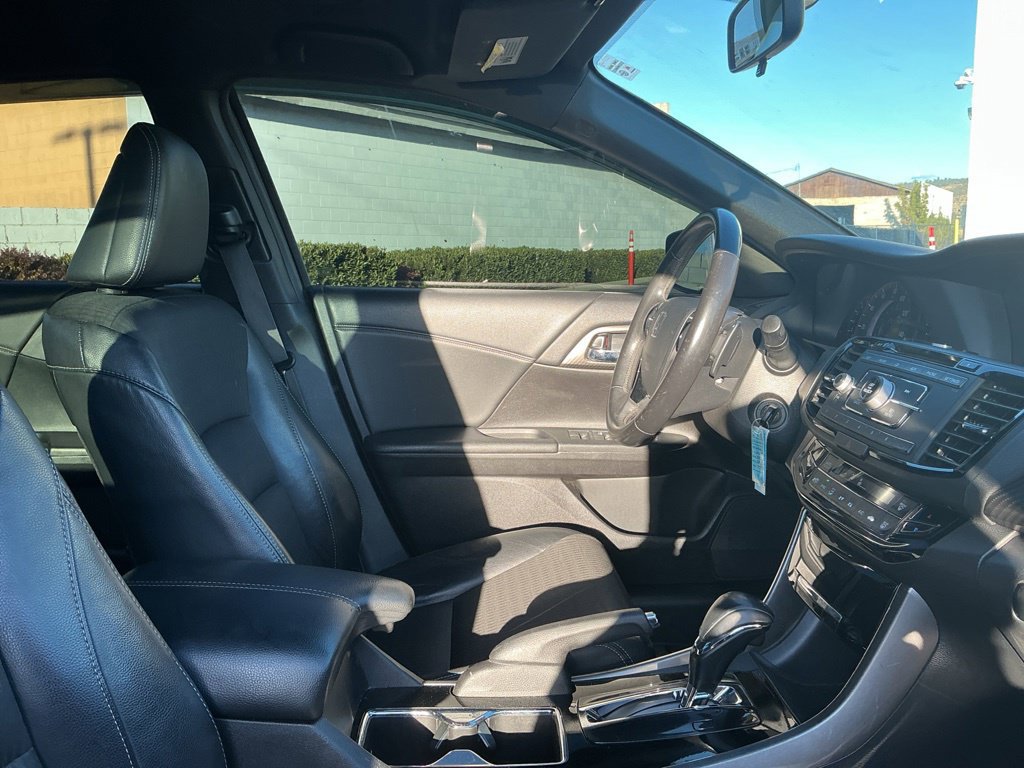 Used 2016 Honda Accord Sport image 19