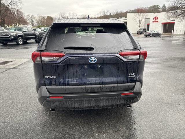 Used 2021 Toyota RAV4 XLE w/ Convenience Package image 11