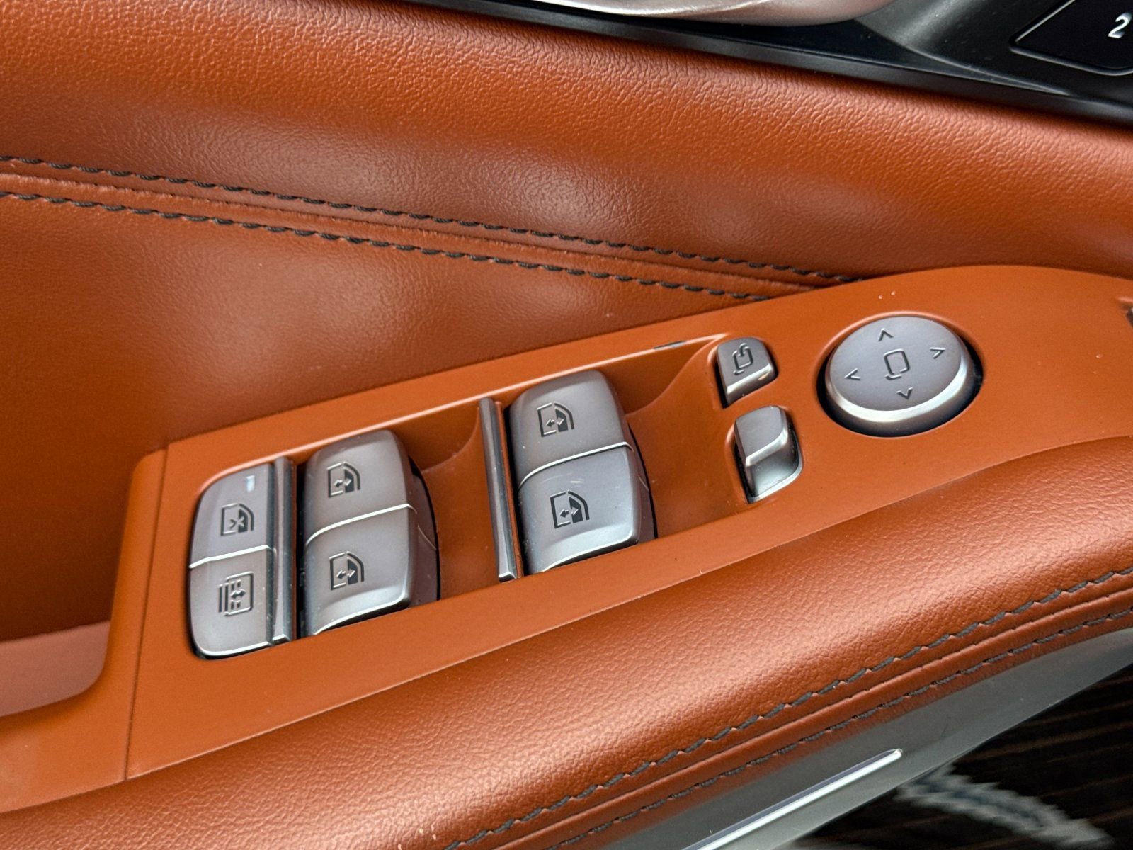 Used 2021 BMW X7 xDrive40i w/ M Sport Package image 12