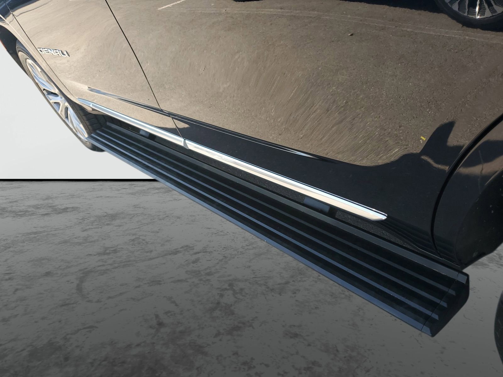 Used 2023 GMC Yukon Denali image 11