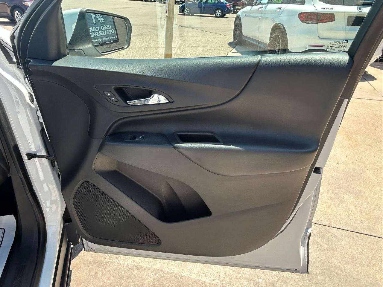 Used 2019 Chevrolet Equinox LT w/ Driver Convenience Package FWD image 17