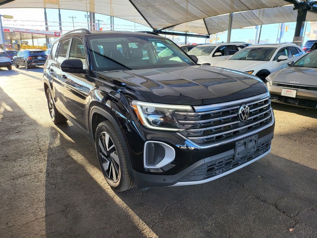 Used 2025 Volkswagen Atlas SE image 14