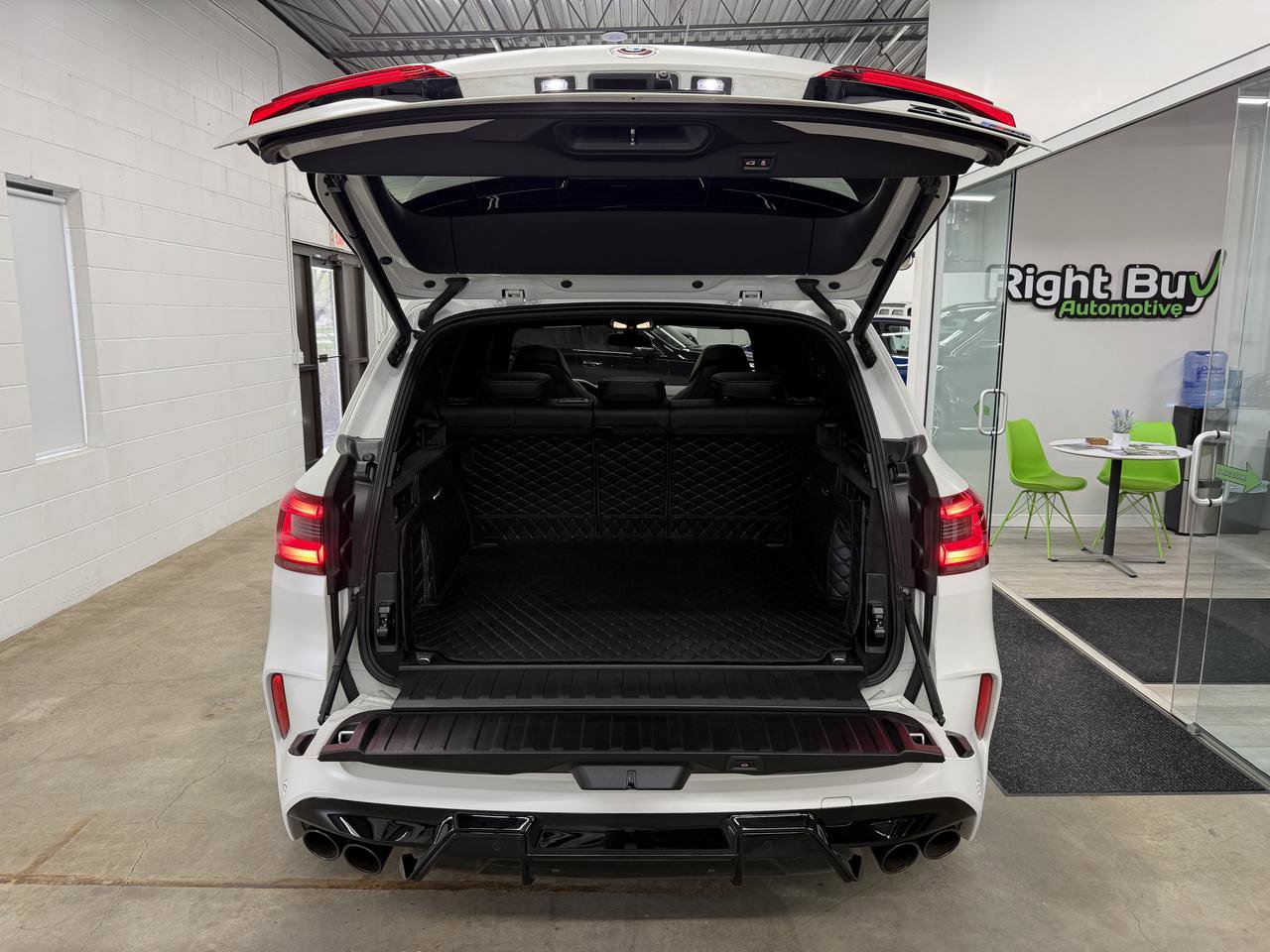 Used 2023 BMW X5 M w/ Competition Package AWD/4WD image 17