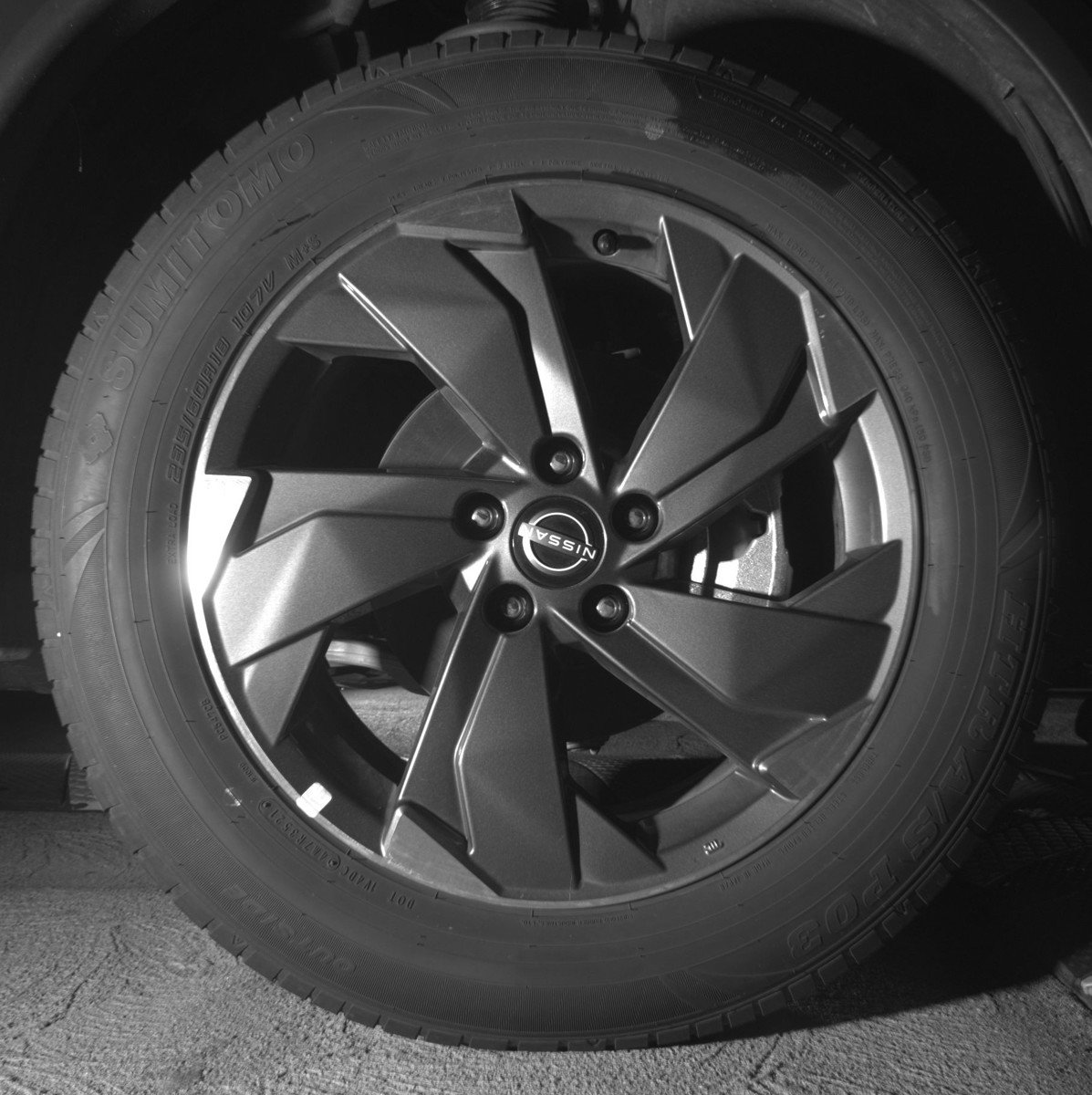 Used 2025 Nissan Rogue SV FWD image 13