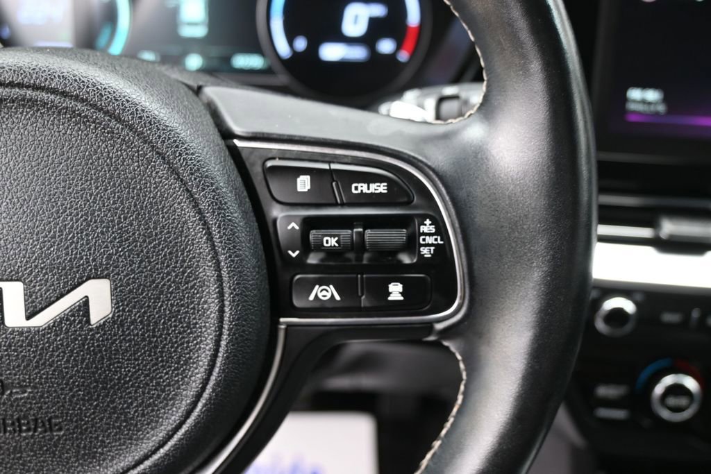Used 2022 Kia Niro EX w/ Cold Weather Package FWD image 19