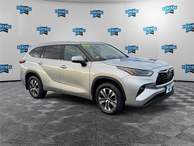 Used 2022 Toyota Highlander XLE image 7