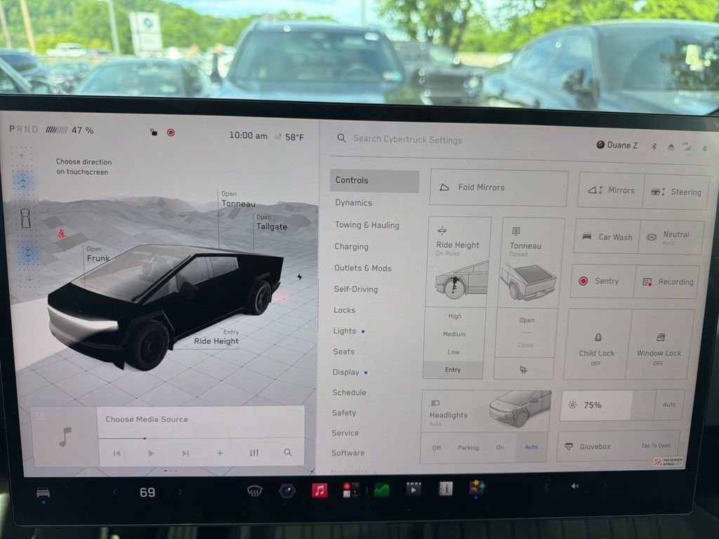 Used 2025 Tesla Cybertruck AWD Crew Cab image 5