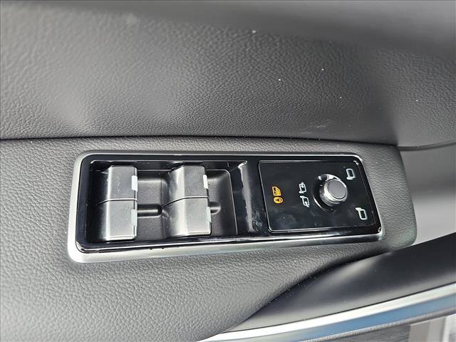 Used 2026 Jaguar F-PACE R-Dynamic S AWD/4WD image 27