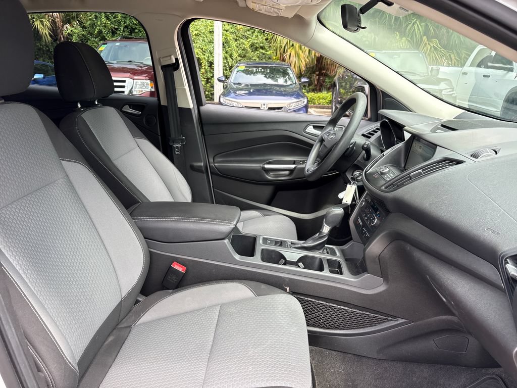 Used 2017 Ford Escape SE w/ Equipment Group 201A AWD/4WD image 28