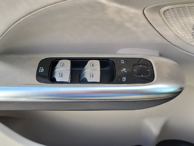 Used 2023 Mercedes-Benz C 300 Sedan image 17