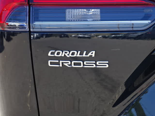 Certified 2025 Toyota Corolla Cross XLE w/ Convenience Package FWD image 10