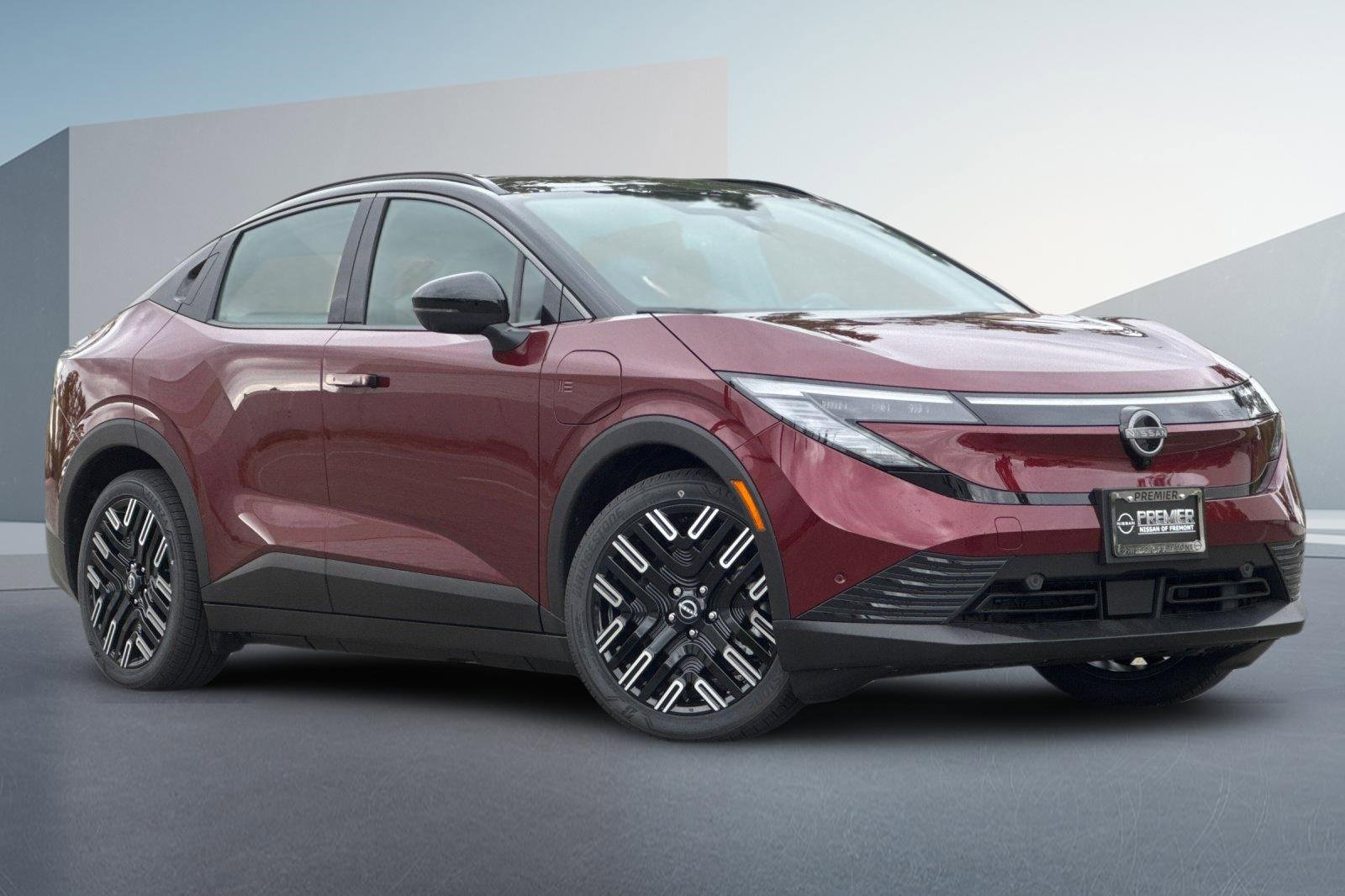 New 2026 Nissan Leaf Platinum+ w/ Cargo Package (Platinum+) image 2