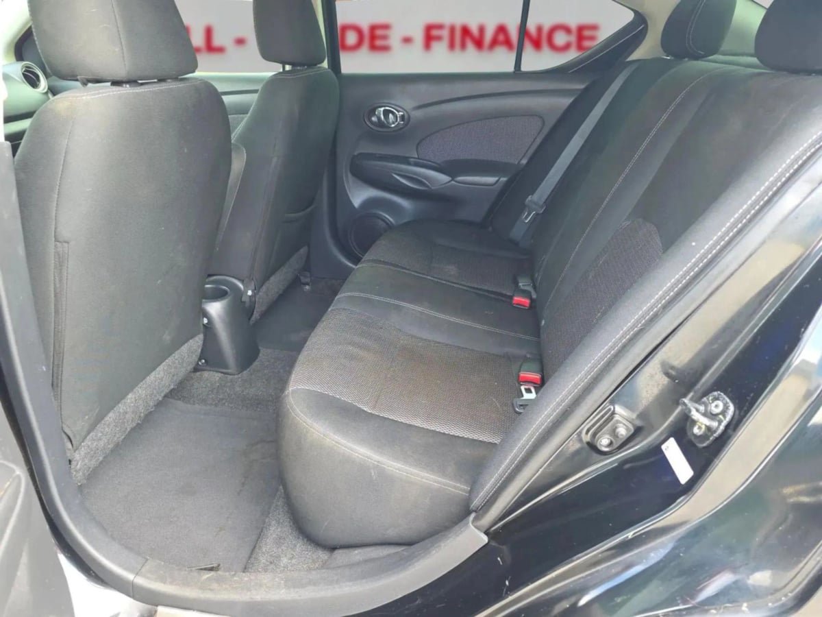 Used 2015 Nissan Versa w/ SL Tech Package FWD image 5