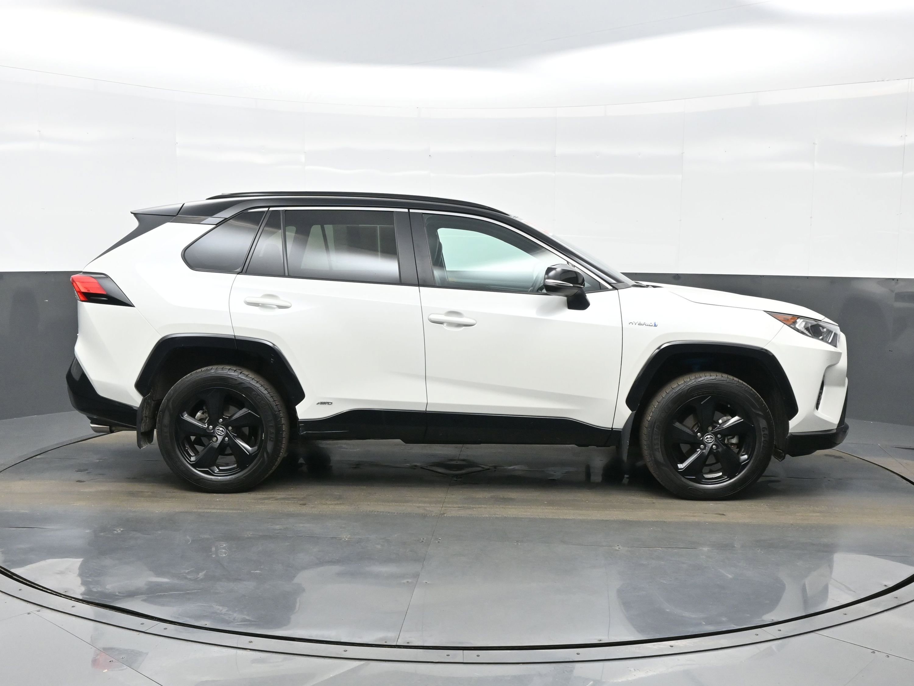 Used 2020 Toyota RAV4 XSE w/ XSE Grade Weather Package AWD/4WD image 7