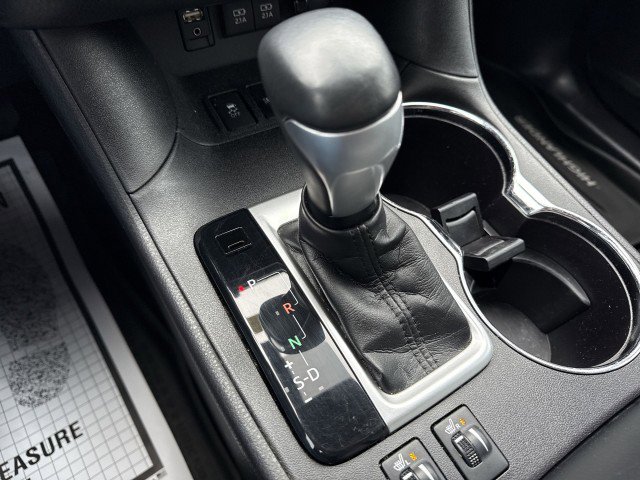 Used 2017 Toyota Highlander SE image 22