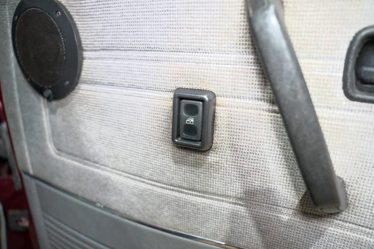 Used 1990 Volkswagen Vanagon Multi-Van image 36