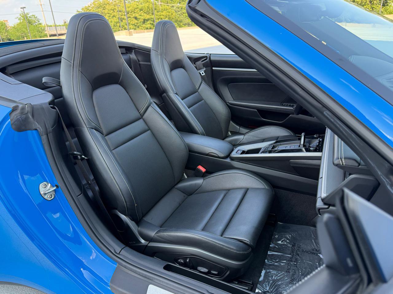 Used 2022 Porsche 911 Carrera w/ Premium Package RWD image 7