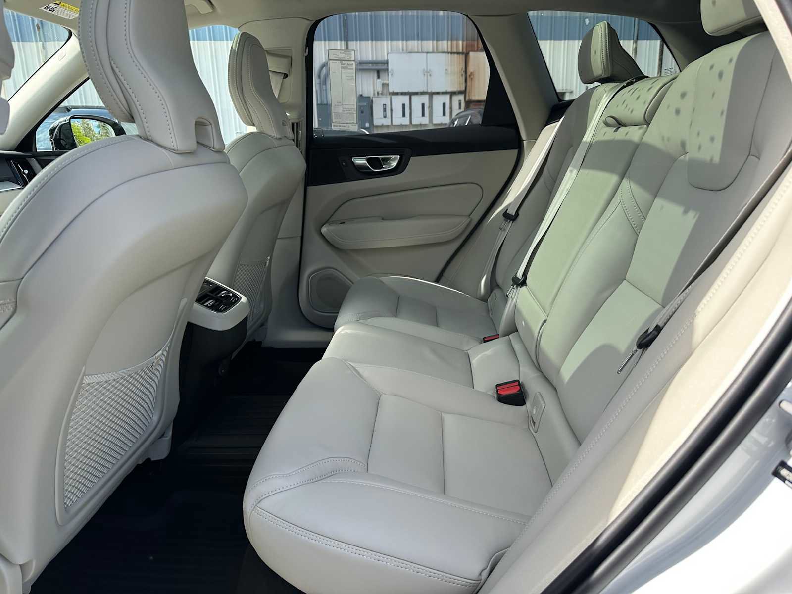 New 2025 Volvo XC60 B5 Ultra w/ Protection Package Premier image 15