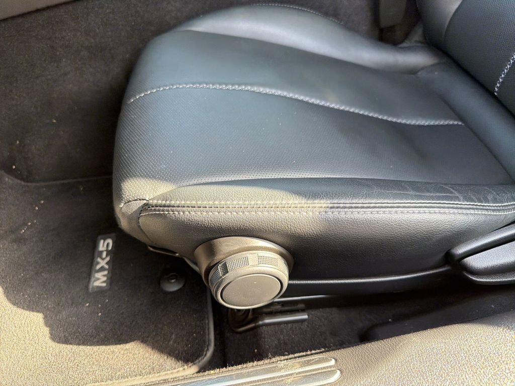 Used 2025 MAZDA MX-5 Miata RF Grand Touring image 15