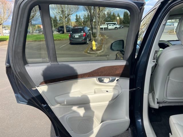 Used 2019 Volvo XC90 T6 Momentum w/ Advanced Package image 12