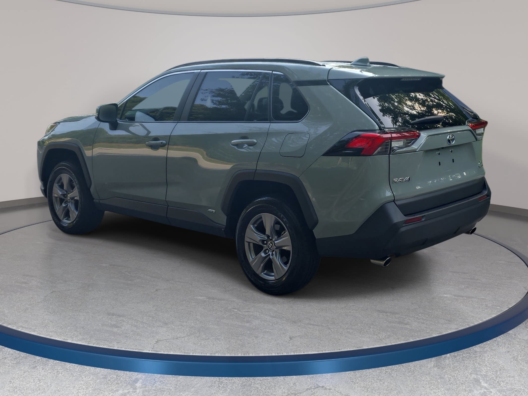 Used 2023 Toyota RAV4 XLE AWD/4WD image 7
