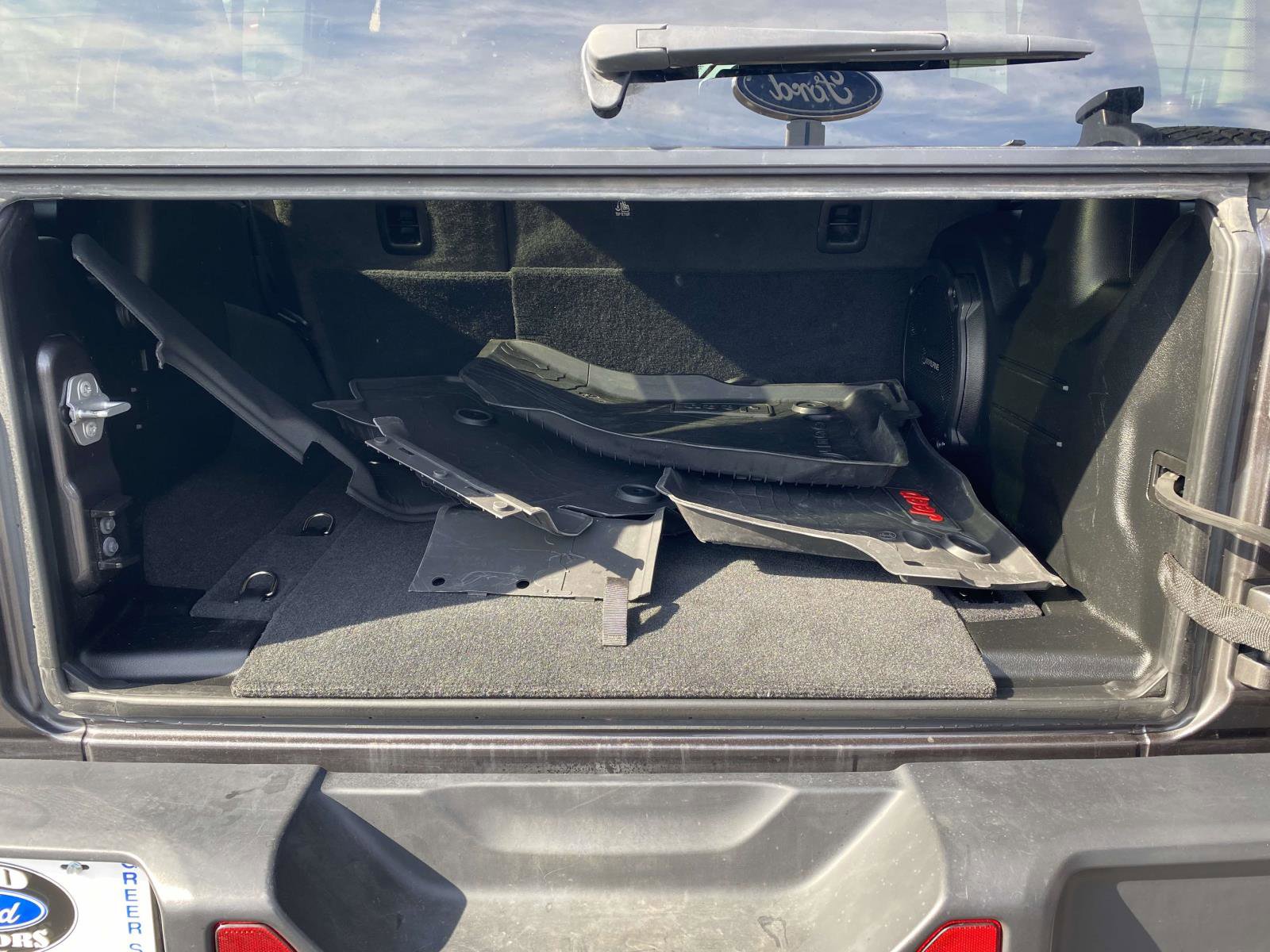 Used 2020 Jeep Wrangler Unlimited Sahara image 8