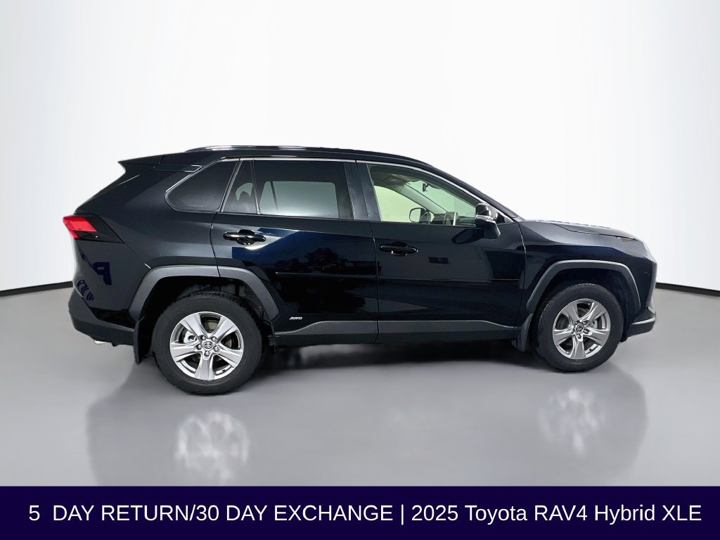 Used 2025 Toyota RAV4 XLE AWD/4WD image 9