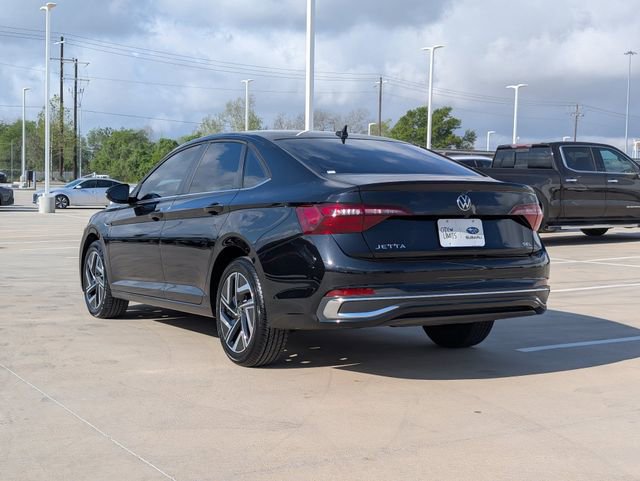 Used 2023 Volkswagen Jetta SEL FWD image 4