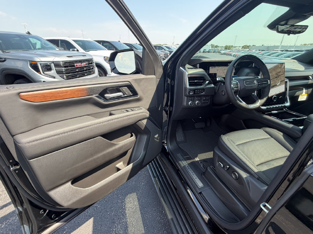 New 2026 GMC Yukon Denali w/ Denali Reserve Package AWD/4WD image 29