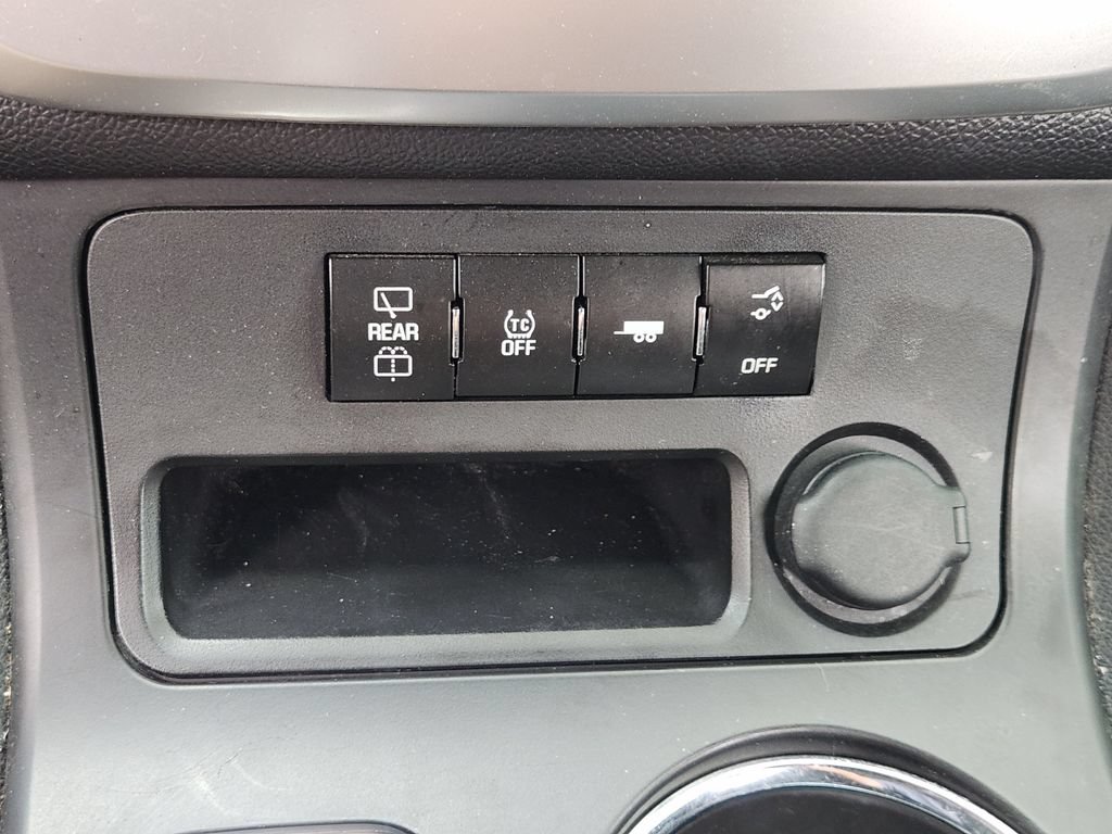 Used 2014 GMC Acadia SLE FWD image 18