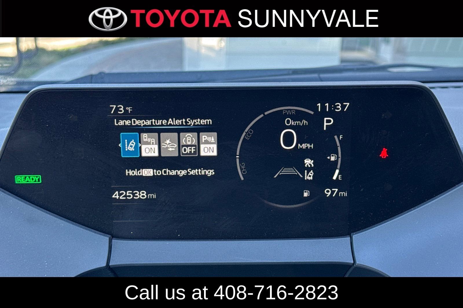 Used 2025 Toyota Prius LE image 28
