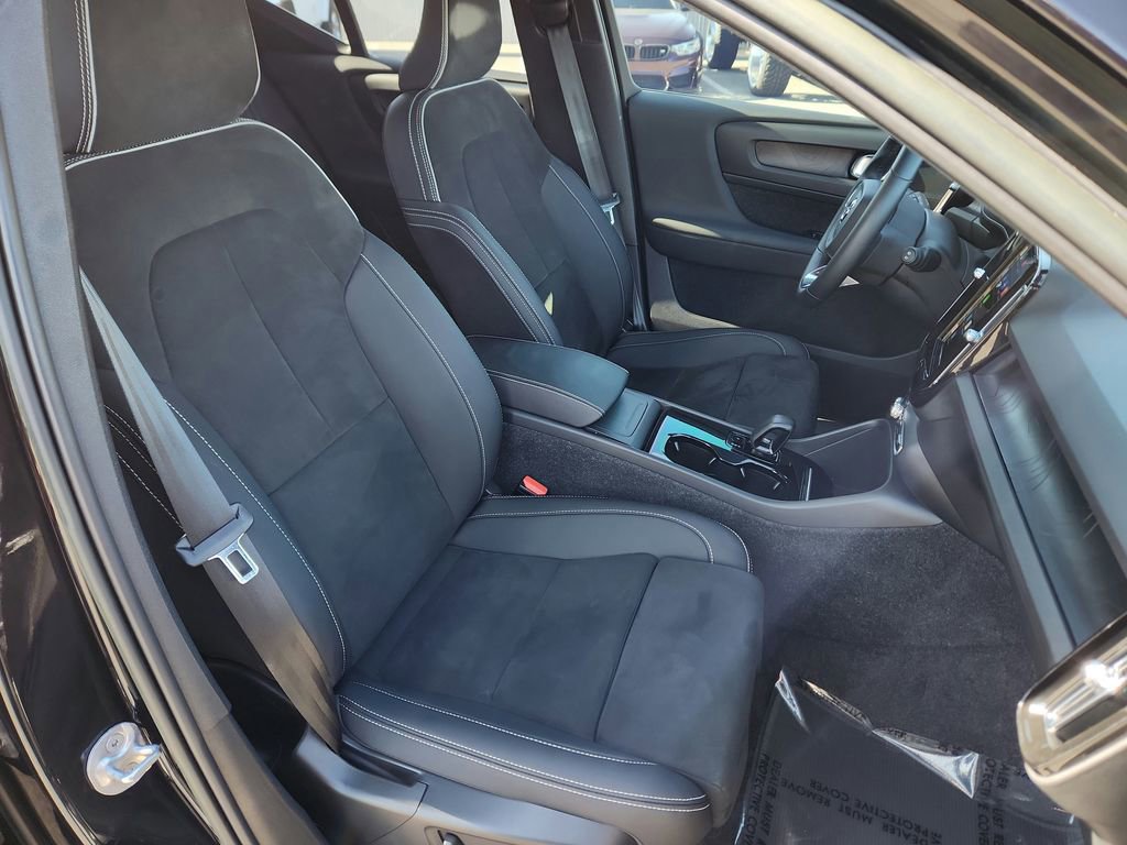 Used 2023 Volvo XC40 Recharge Plus AWD/4WD image 25
