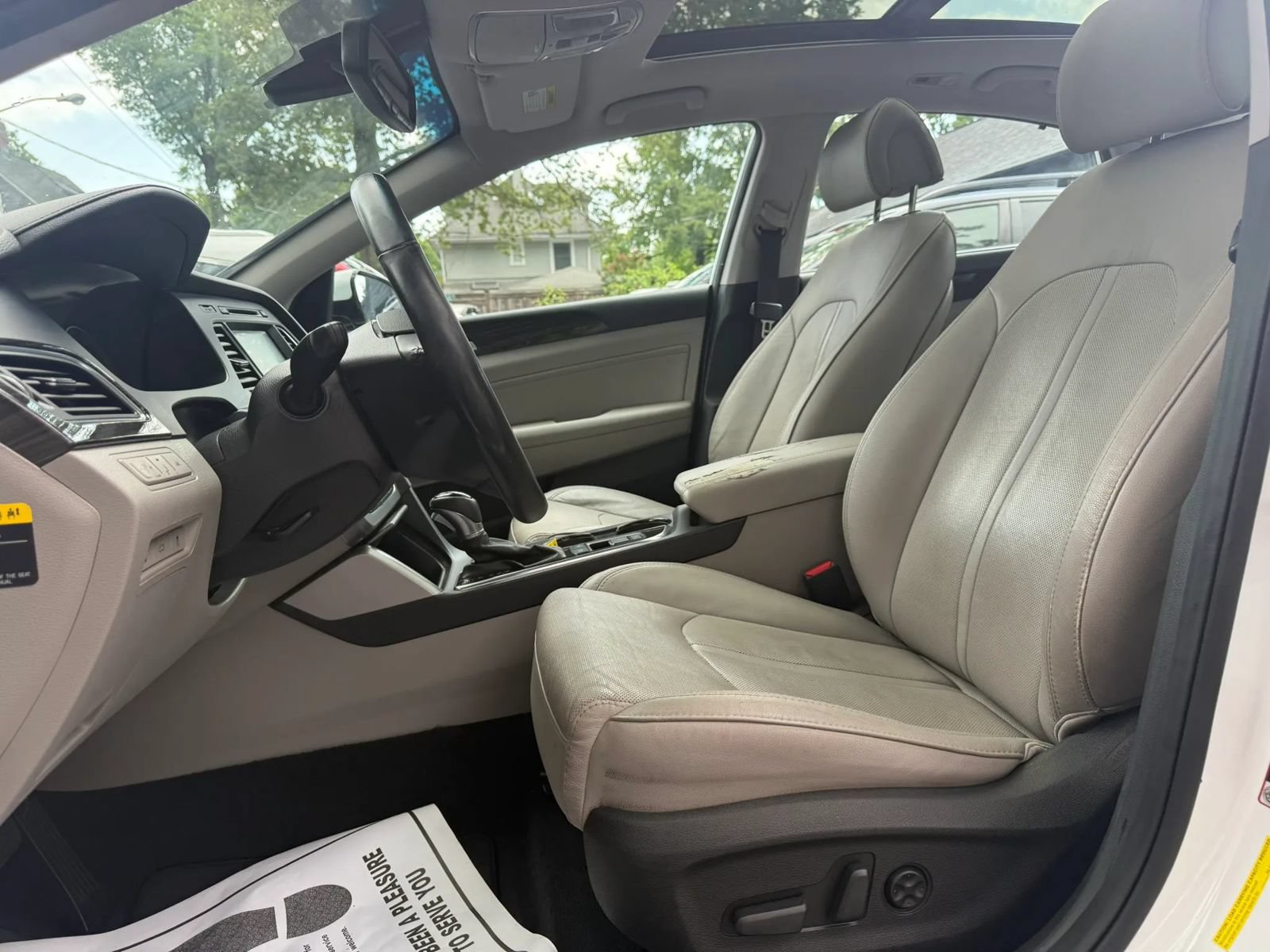 Used 2016 Hyundai Sonata Limited w/ Option Group 05 FWD image 8
