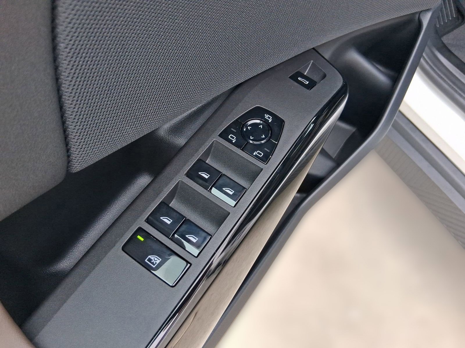 Used 2026 BMW X3 xDrive30 w/ Convenience Package image 12