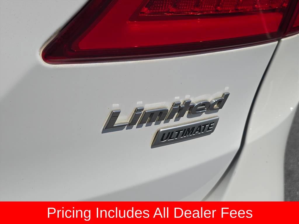 Used 2015 Hyundai Santa Fe Limited w/ Option Group 04 FWD image 12