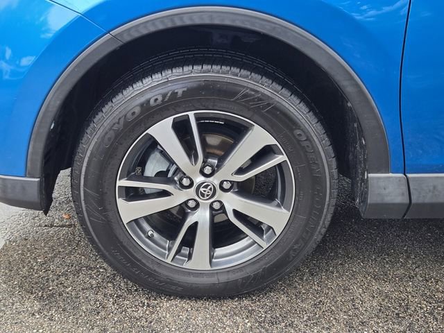 Used 2018 Toyota RAV4 XLE FWD image 11