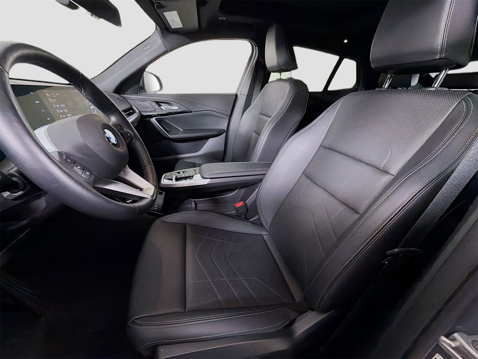 Used 2025 BMW X2 xDrive28i image 12