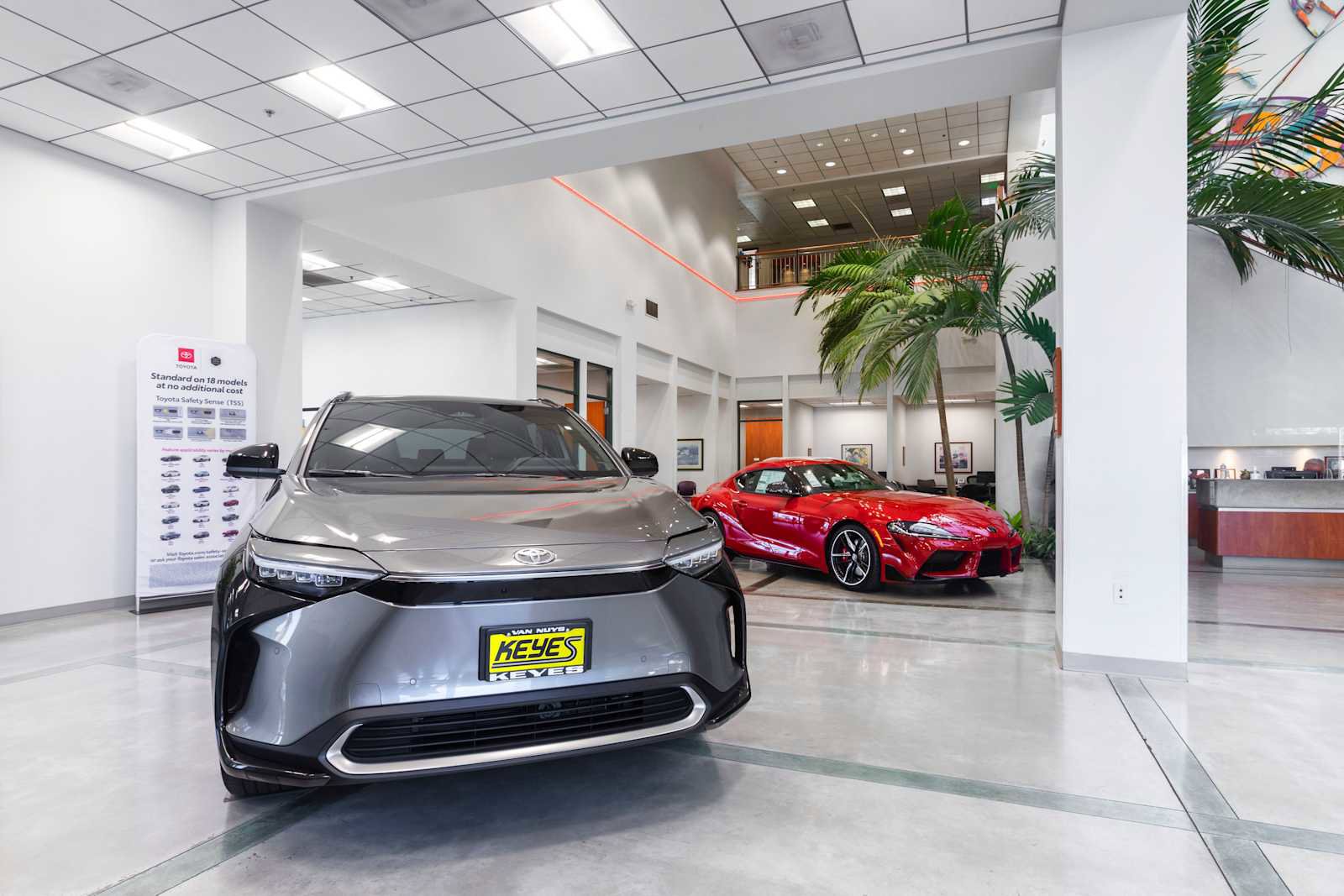 Used 2018 Toyota RAV4 Limited w/ All Weather Liner Package image 31