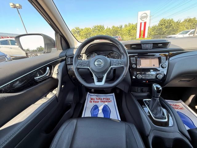 Certified 2017 Nissan Rogue Sport SL w/ SL Premium Package AWD/4WD image 23