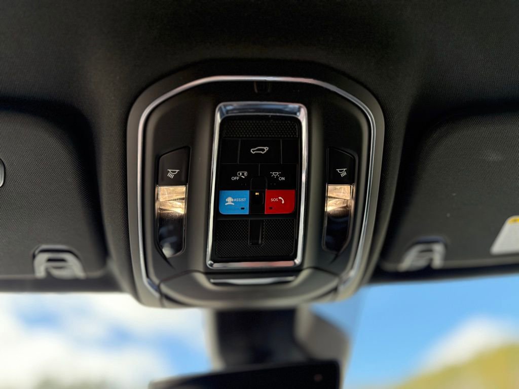 Used 2024 Jeep Wagoneer L Series II w/ Flexible Seating Group image 25