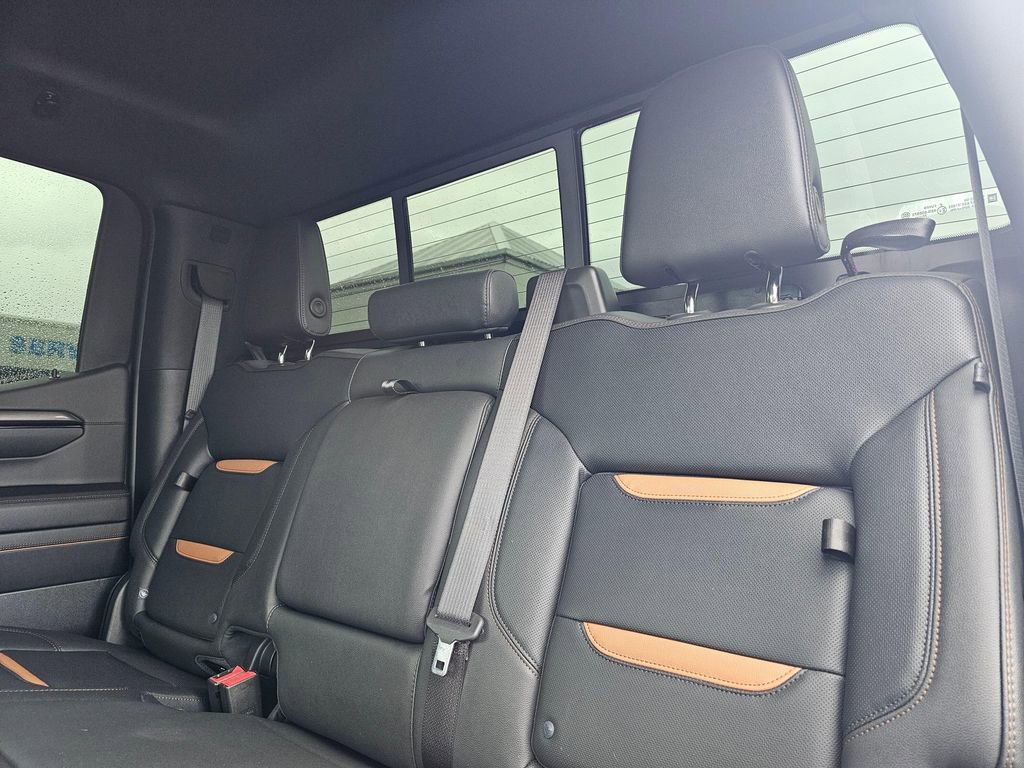 Used 2023 GMC Sierra 1500 AT4 w/ AT4 Premium Package AWD/4WD image 18