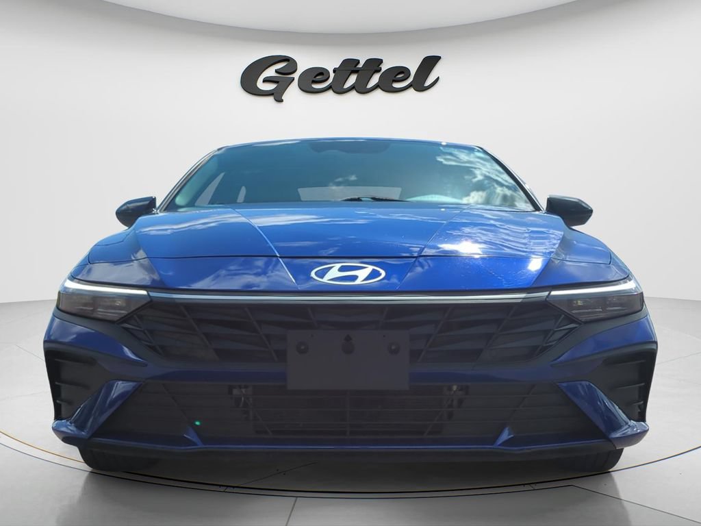 Certified 2025 Hyundai Elantra SEL FWD video 2
