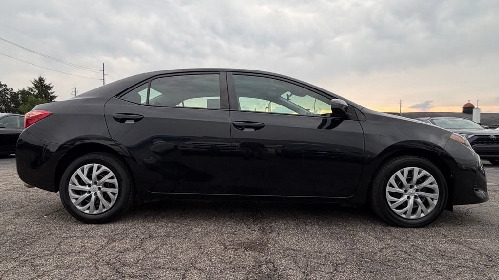 Used 2018 Toyota Corolla LE FWD image 9