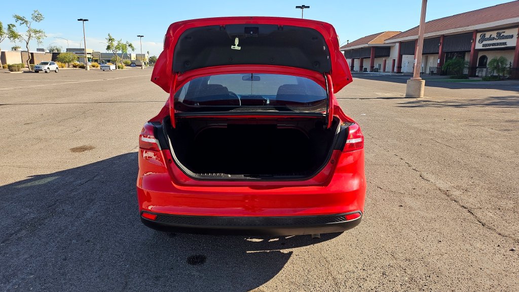 Used 2017 Ford Focus SE FWD image 13