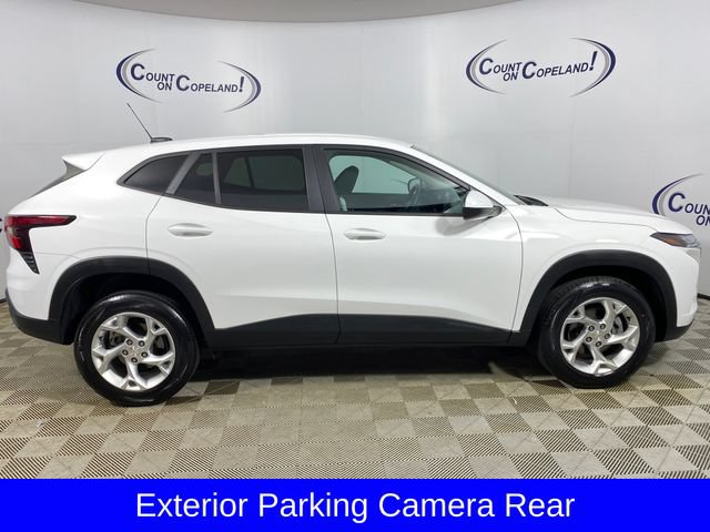 Used 2025 Chevrolet Trax LS w/ LS Convenience Package FWD image 8
