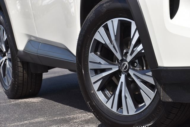 Used 2023 Nissan Rogue SV w/ SV Premium B Package image 13