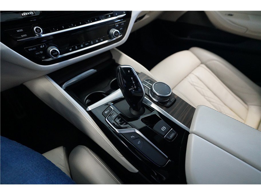 Used 2020 BMW M550i xDrive w/ Executive Package AWD/4WD image 19